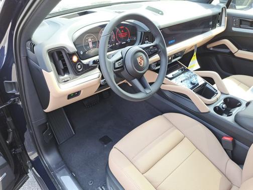 2025 Porsche Cayenne 
