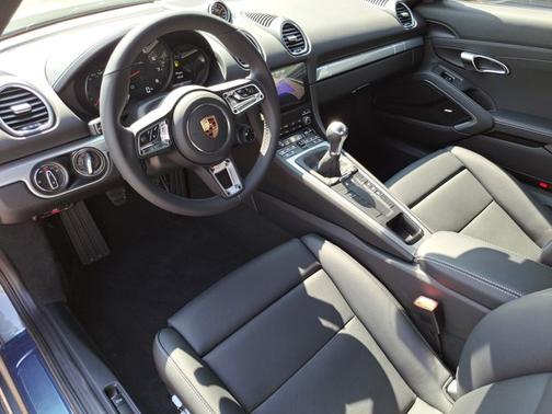 2025 Porsche 718 Cayman Style Edition