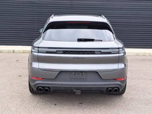 2024 Porsche Cayenne