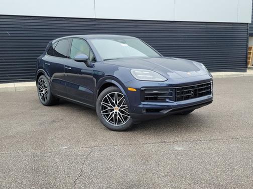 Algarve Blue Metallic 2026 Porsche Cayenne