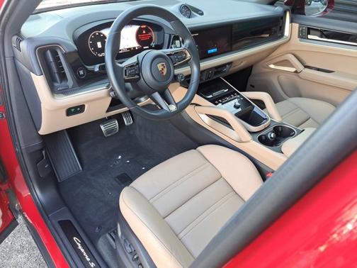 2024 Porsche Cayenne S