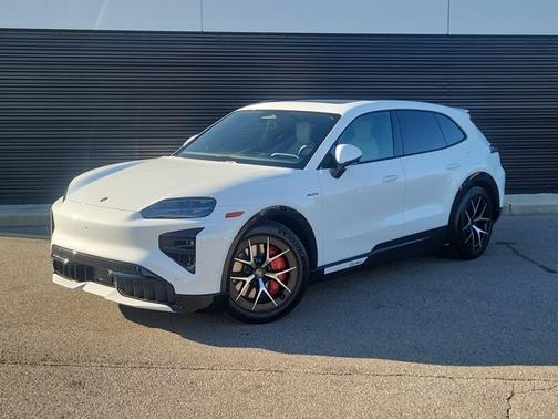 Carrara White Metallic 2026 Porsche Cayenne Turbo Electric