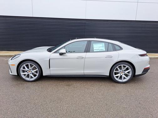 Chalk 2026 Porsche Panamera 4