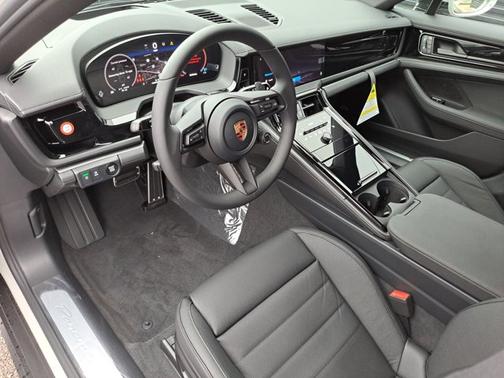 Chalk 2026 Porsche Panamera 4