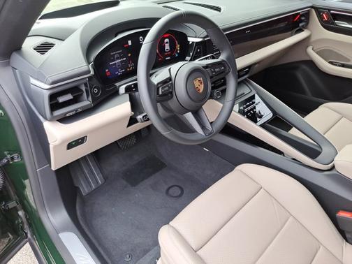2024 Porsche Macan Electric 4
