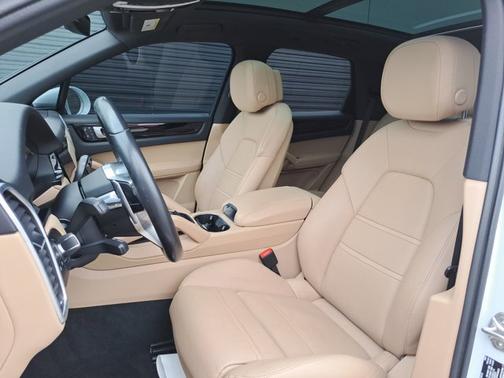 2022 Porsche Cayenne 