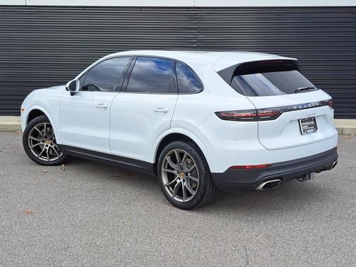2022 Porsche Cayenne 