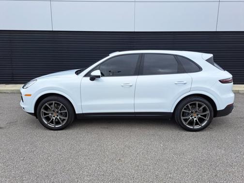 2022 Porsche Cayenne 