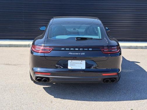 2018 Porsche Panamera 4S