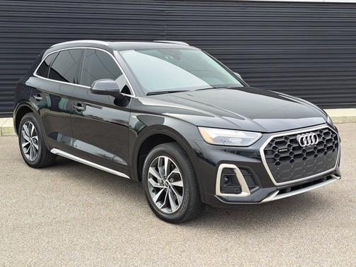2023 Audi Q5 S line Premium Plus