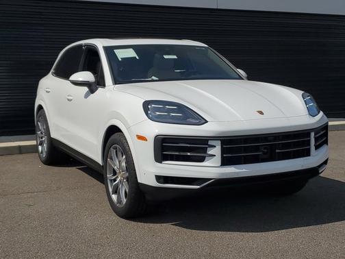 2024 Porsche Cayenne Base (Tiptronic)