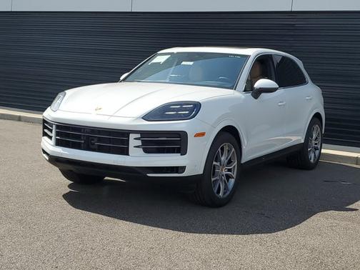 2024 Porsche Cayenne Base (Tiptronic)