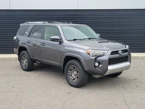 Magnetite Gray Metallic 2018 Toyota 4Runner TRD Off Road