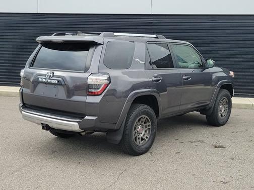 Magnetite Gray Metallic 2018 Toyota 4Runner TRD Off Road