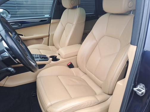 2018 Porsche Macan Base