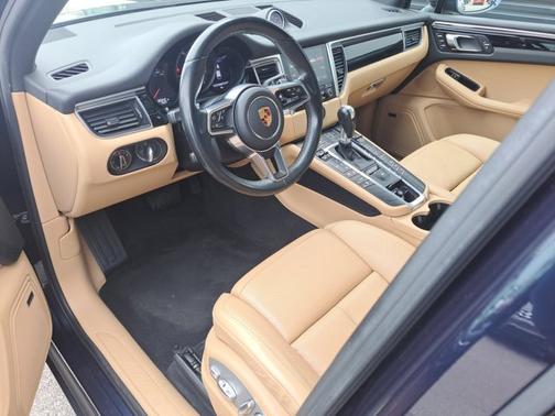 2018 Porsche Macan Base