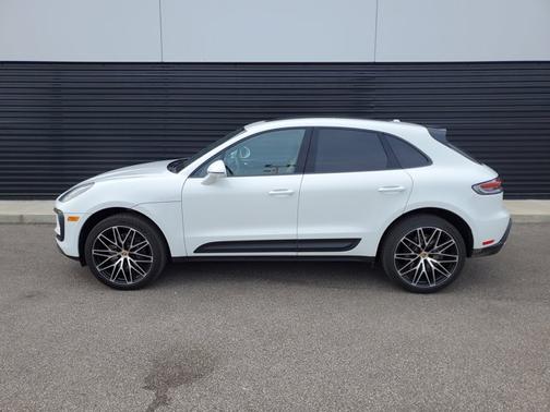 2025 Porsche Macan T