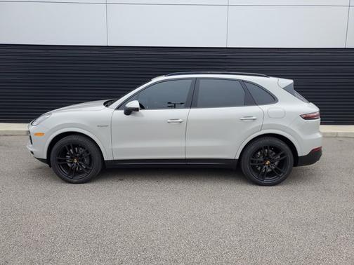 2022 Porsche Cayenne E-Hybrid