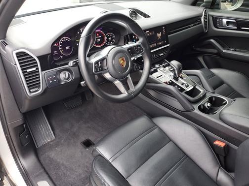 2022 Porsche Cayenne E-Hybrid