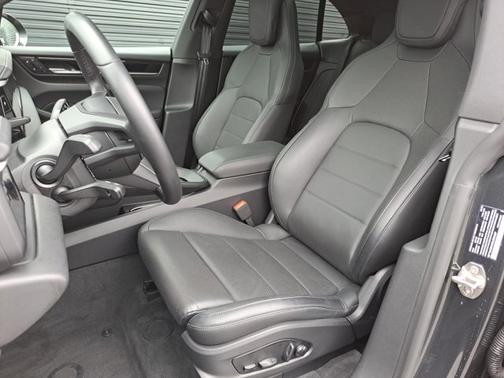 2025 Porsche Macan Electric 4