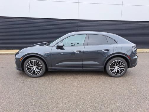 2025 Porsche Macan Electric 4