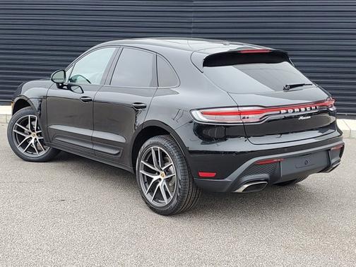 2025 Porsche Macan Base