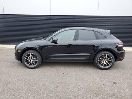 2025 Porsche Macan Base