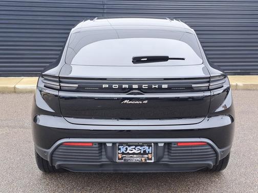 2025 Porsche Macan Electric 4