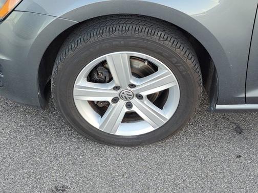 2015 Volkswagen Golf TDI S 4-Door