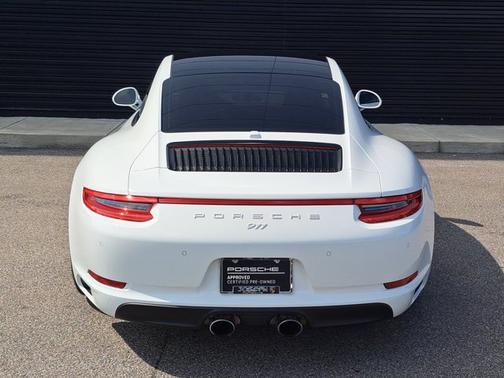 2017 Porsche 911 Carrera 4S