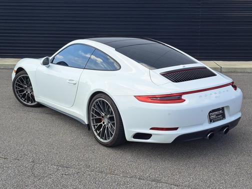 2017 Porsche 911 Carrera 4S