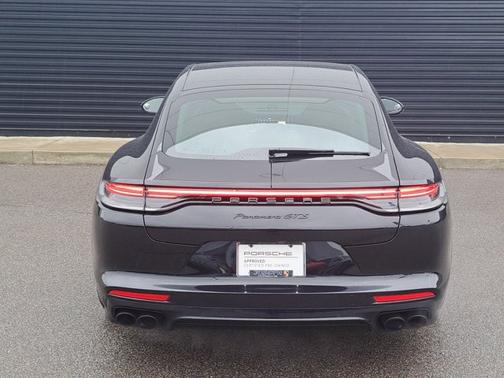 2023 Porsche Panamera GTS