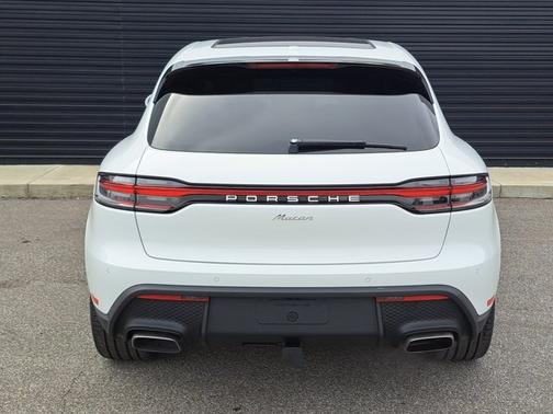2026 Porsche Macan 