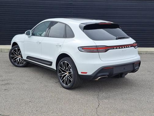 2026 Porsche Macan 