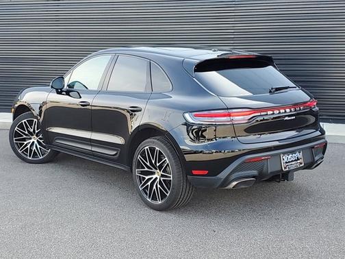 2025 Porsche Macan T