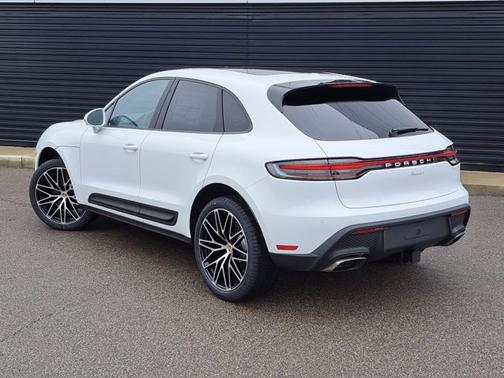 2026 Porsche Macan 
