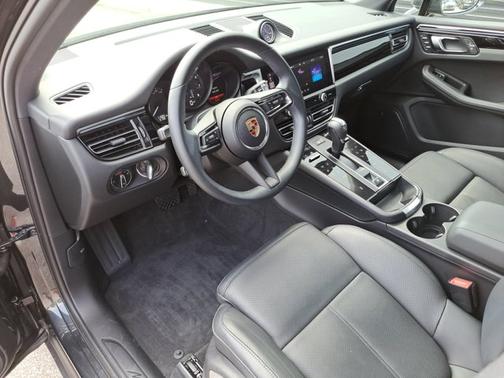 2023 Porsche Macan 4DR AWD