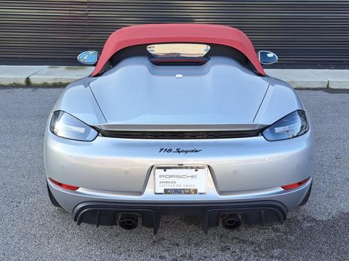 2023 Porsche 718 Spyder
