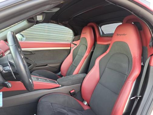 2023 Porsche 718 Spyder