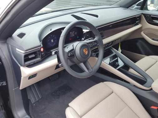 2025 Porsche Macan Electric Electric 4