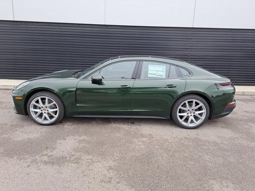2026 Porsche Panamera 4