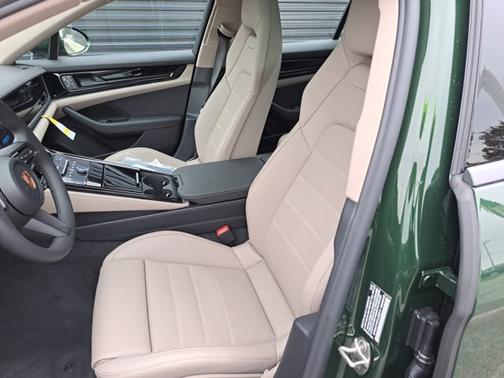 2026 Porsche Panamera 4