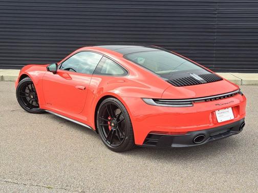 2022 Porsche 911 Carrera GTS