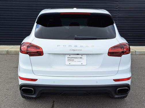 2018 Porsche Cayenne Platinum Edition