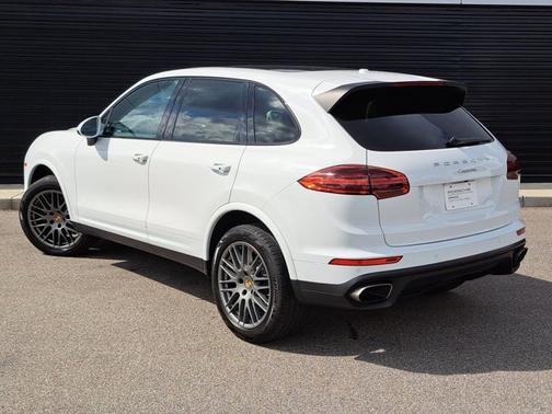 2018 Porsche Cayenne Platinum Edition
