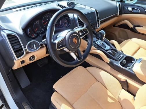 2018 Porsche Cayenne Platinum Edition