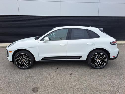 2026 Porsche Macan 