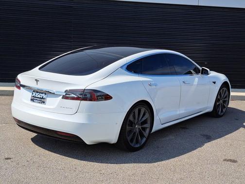 2021 Tesla Model S Long Range