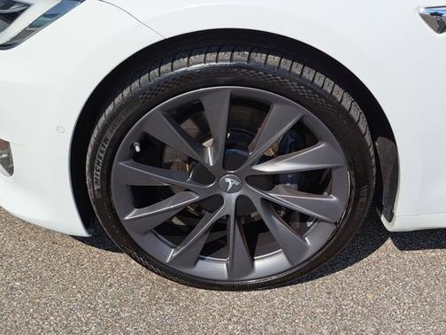 2021 Tesla Model S Long Range