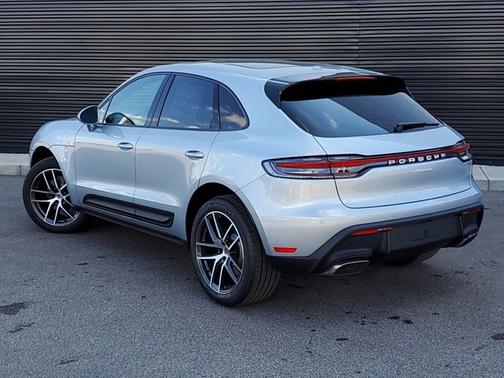 2025 Porsche Macan Base
